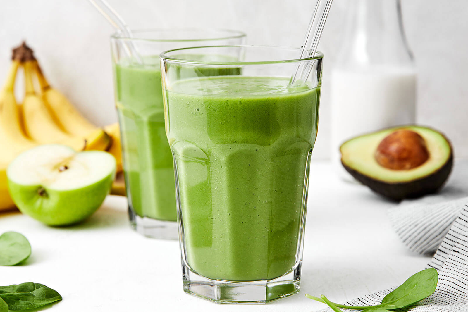 Simple 5-Ingredient Green Smoothies: Fuel Your Day Effortlessly